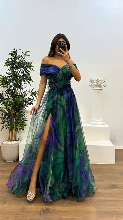 Yeşil Madonna Yaka Desenli Tül Abiye Elbise