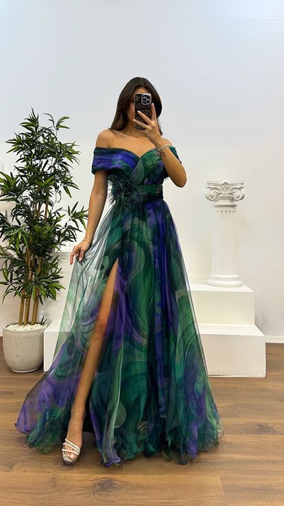 Yeşil Madonna Yaka Desenli Tül Abiye Elbise