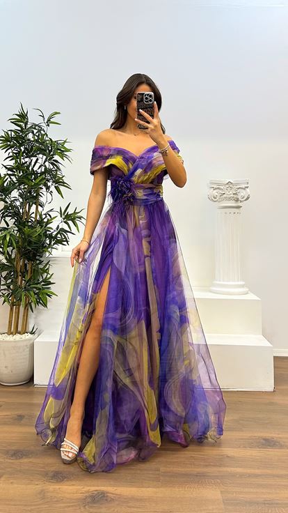 Lila Madonna Yaka Desenli Tül Abiye Elbise