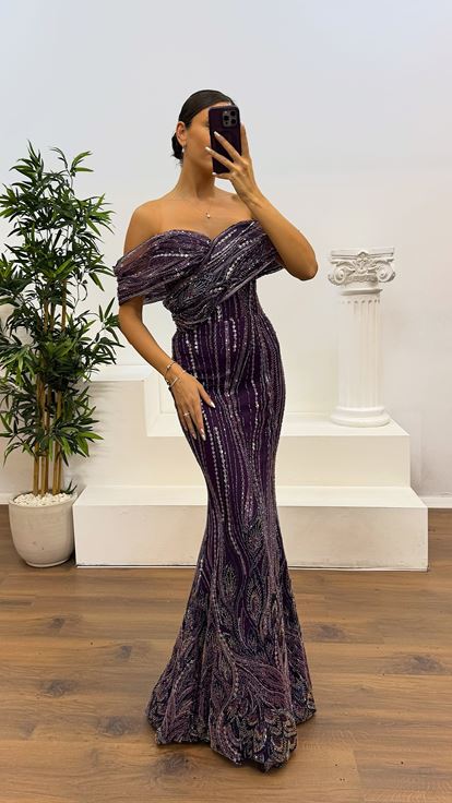 Mor Madonna Yaka İşlemeli Abiye Elbise