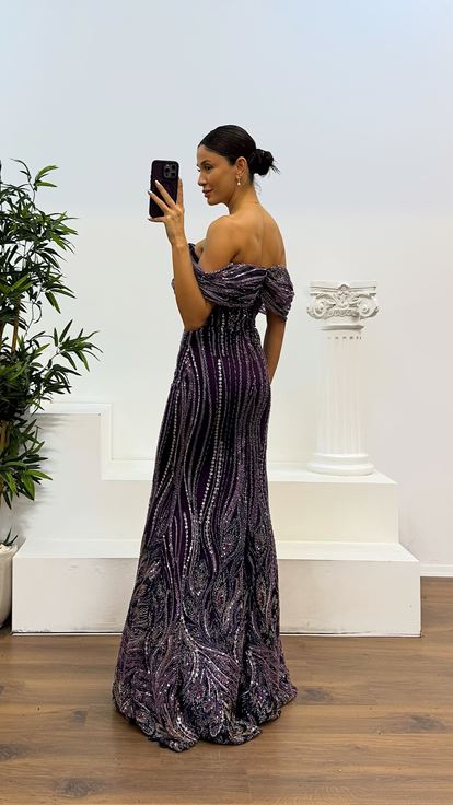 Mor Madonna Yaka İşlemeli Abiye Elbise