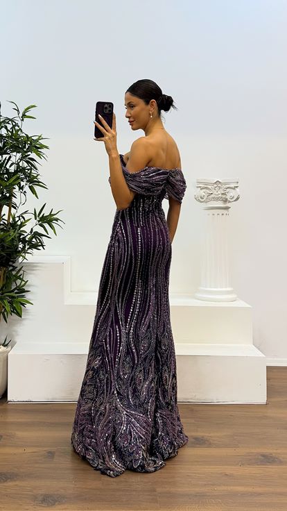 Mor Madonna Yaka İşlemeli Abiye Elbise