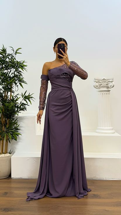 Abito da sera a manica singola Lila