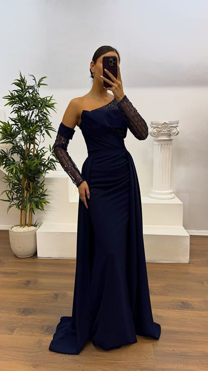 Abito da sera a manica singola blu navy