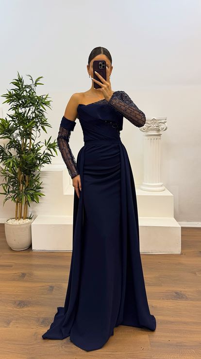 Abito da sera a manica singola blu navy