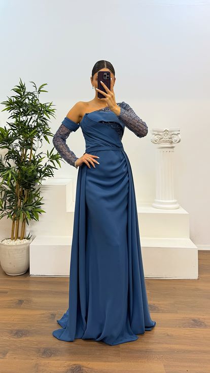 Abito da sera a manica singola indaco