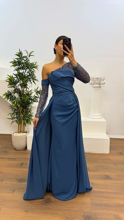 Abito da sera a manica singola indaco