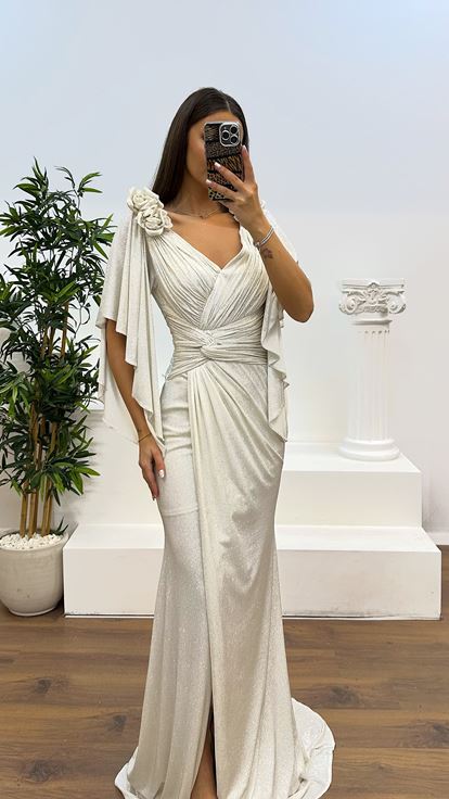 Beyaz V Yaka Çiçek Detay Simli Abiye Elbise