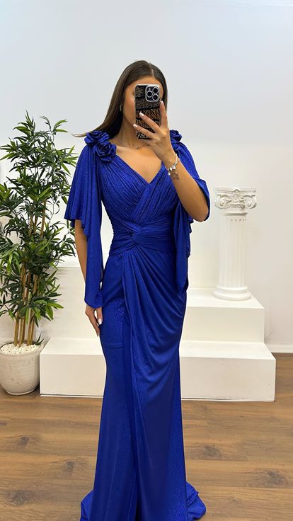 Saks V Yaka Çiçek Detay Simli Abiye Elbise