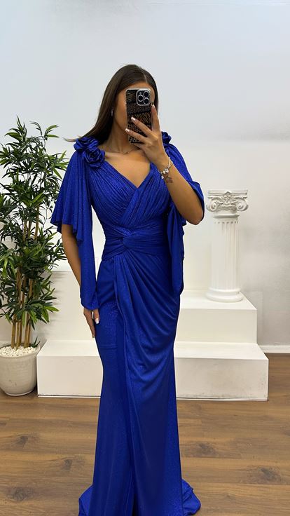 Saks V Yaka Çiçek Detay Simli Abiye Elbise