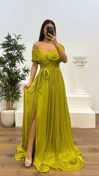 Apple Green Boat Neck Pleated Evening Dress