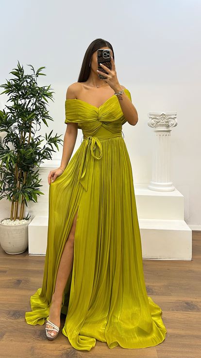 Apple Green Boat Neck Pleated Evening Dress