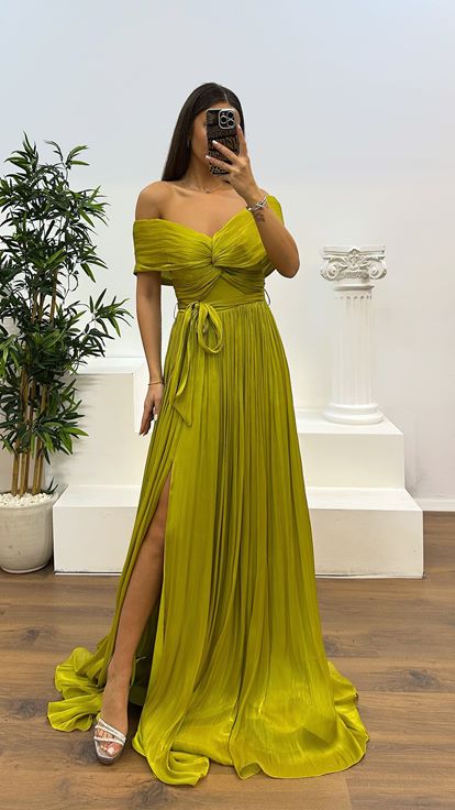 Apple Green Boat Neck Pleated Evening Dress