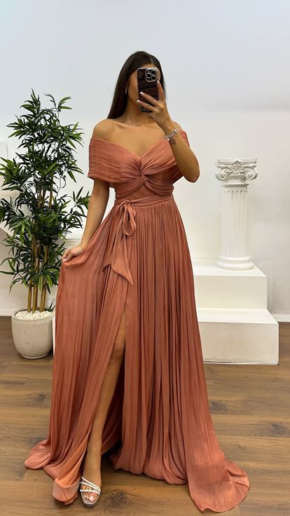 Onion Skin Boat Neck Pleated Evening Dress