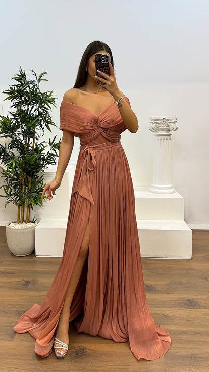 Onion Skin Boat Neck Pleated Evening Dress