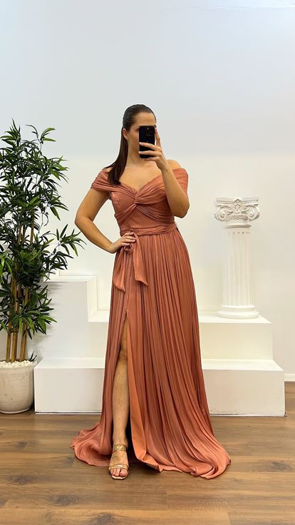 Soğan Kabuğu Kayık Yaka Piliseli Büyük Beden Abiye Elbise