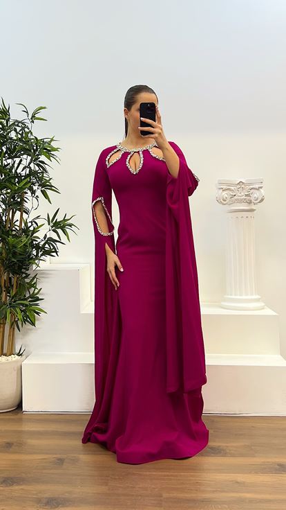 Abito da sera taglie forti con dettagli in pietra prugna