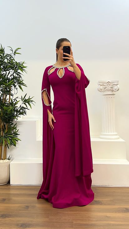 Abito da sera taglie forti con dettagli in pietra prugna