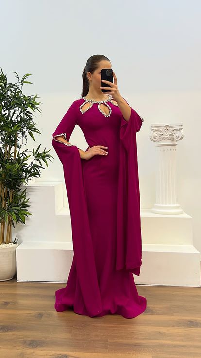 Abito da sera taglie forti con dettagli in pietra prugna