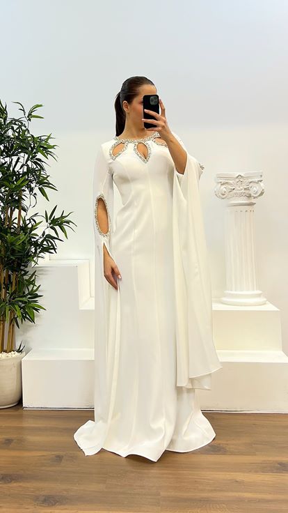 Abito da sera taglie forti con dettagli in pietra bianca