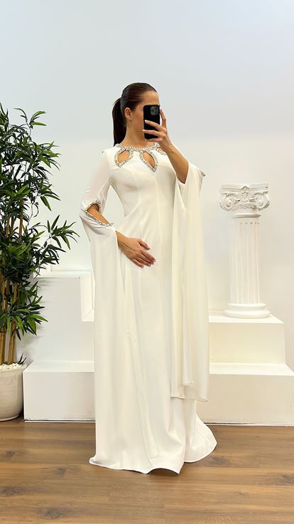 Abito da sera taglie forti con dettagli in pietra bianca