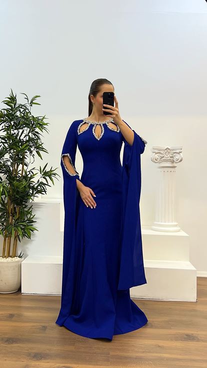 Abito da sera taglie forti con dettagli in pietra Saks