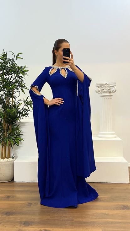 Abito da sera taglie forti con dettagli in pietra Saks