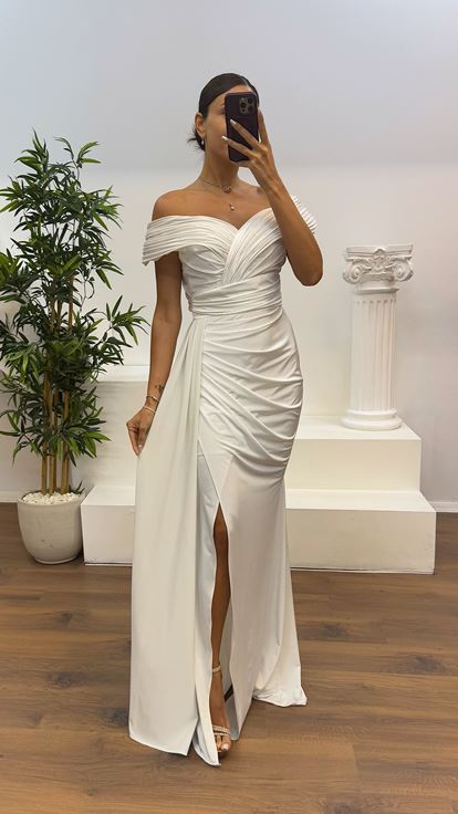 Beyaz Madonna Yaka Abiye Elbise