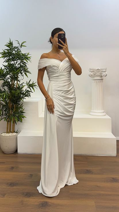 Beyaz Madonna Yaka Abiye Elbise