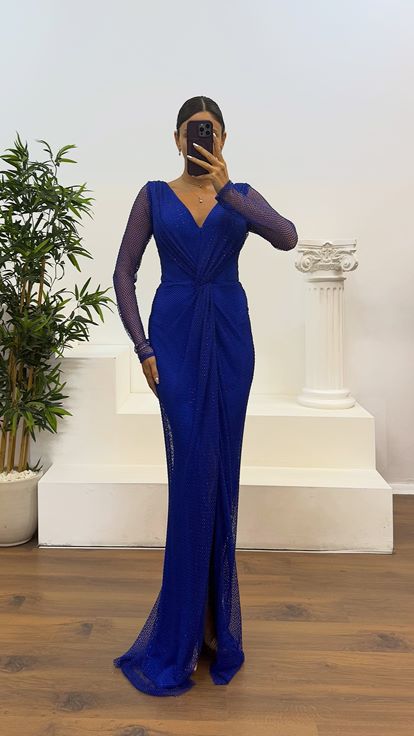 Saks Mesh-Abendkleid mit V-Ausschnitt