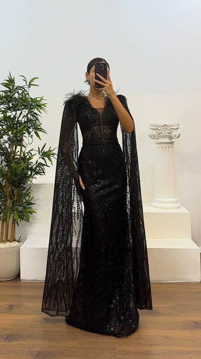 Siyah Tüy Detay Pullu Abiye Elbise