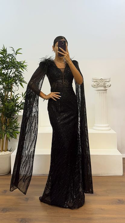 Siyah Tüy Detay Pullu Abiye Elbise