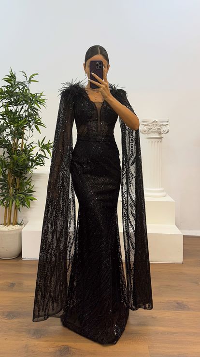 Siyah Tüy Detay Pullu Abiye Elbise