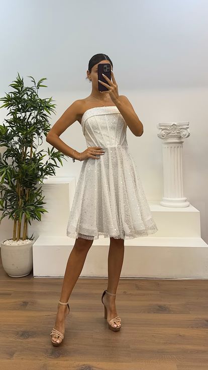 Beyaz Straplez Boncuklu Mini Abiye Elbise