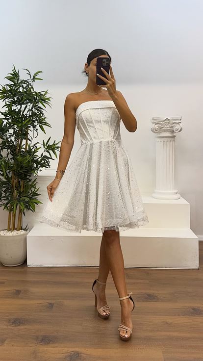 Beyaz Straplez Boncuklu Mini Abiye Elbise