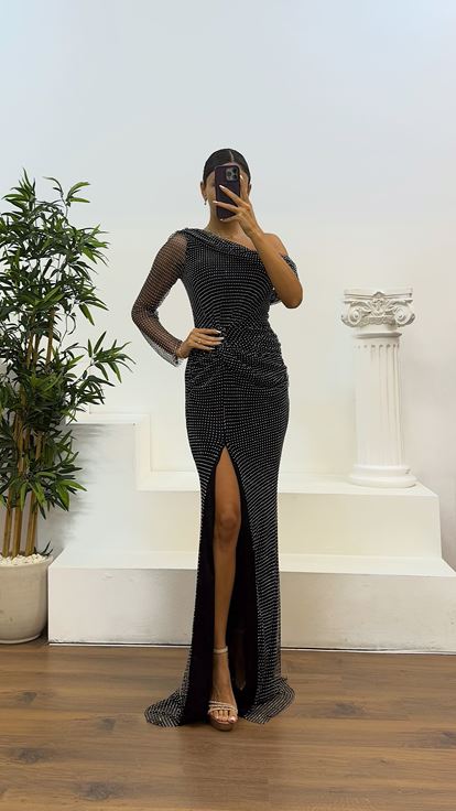 Black Single Sleeve Shoulder Detail Evening Dress