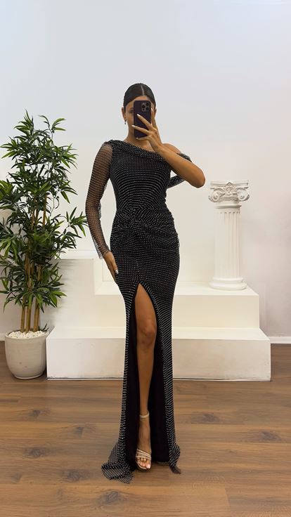 Black Single Sleeve Shoulder Detail Evening Dress