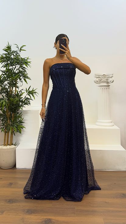 Abito da sera con perline senza spalline blu navy