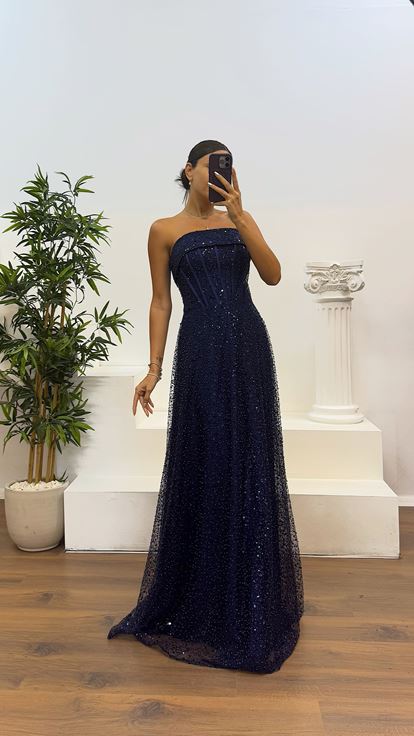 Abito da sera con perline senza spalline blu navy