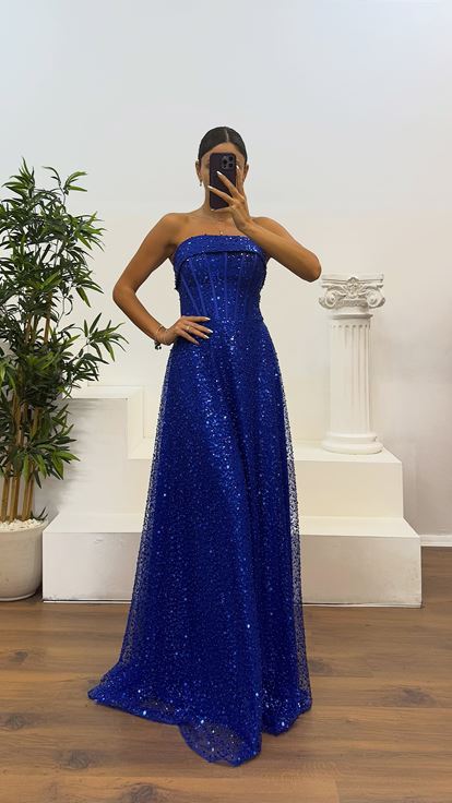 Abito da sera con perline senza spalline Saks