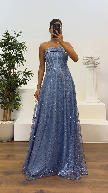 Abito da sera in rilievo senza spalline blu baby