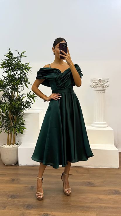 Yeşil Sırt Detay Midi Abiye Elbise