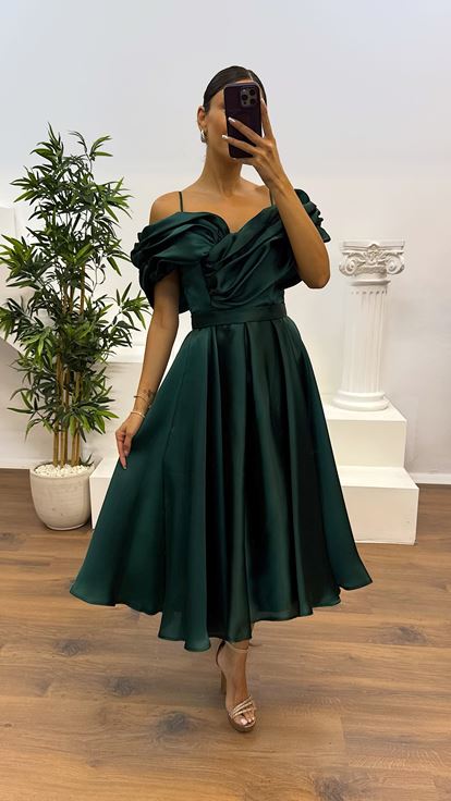 Yeşil Sırt Detay Midi Abiye Elbise