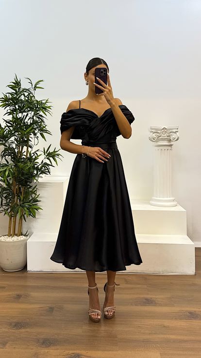 Siyah Sırt Detay Midi Abiye Elbise