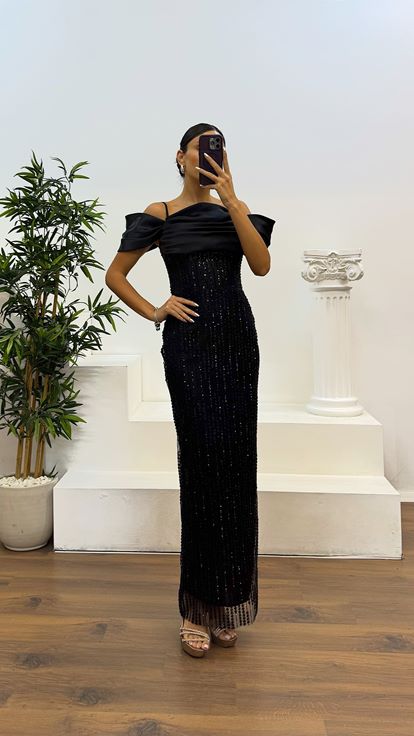 Siyah İp Askılı İşlemeli Abiye Elbise