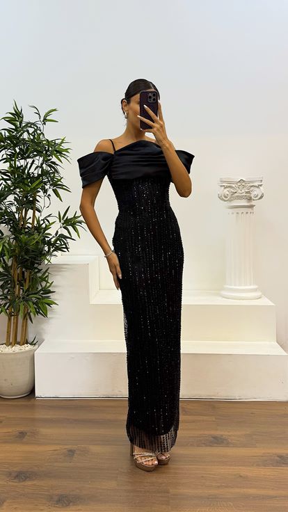 Siyah İp Askılı İşlemeli Abiye Elbise