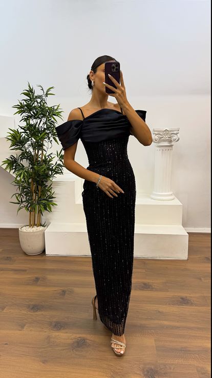 Siyah İp Askılı İşlemeli Abiye Elbise