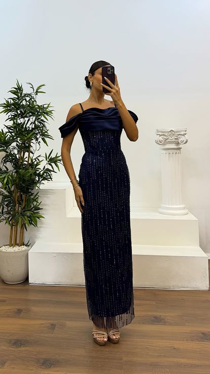 Abito da sera ricamato con cinturino in corda blu navy