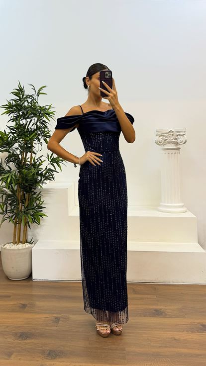 Abito da sera ricamato con cinturino in corda blu navy