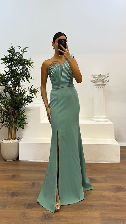 Abito da sera Cagla monospalla con dettagli sul petto